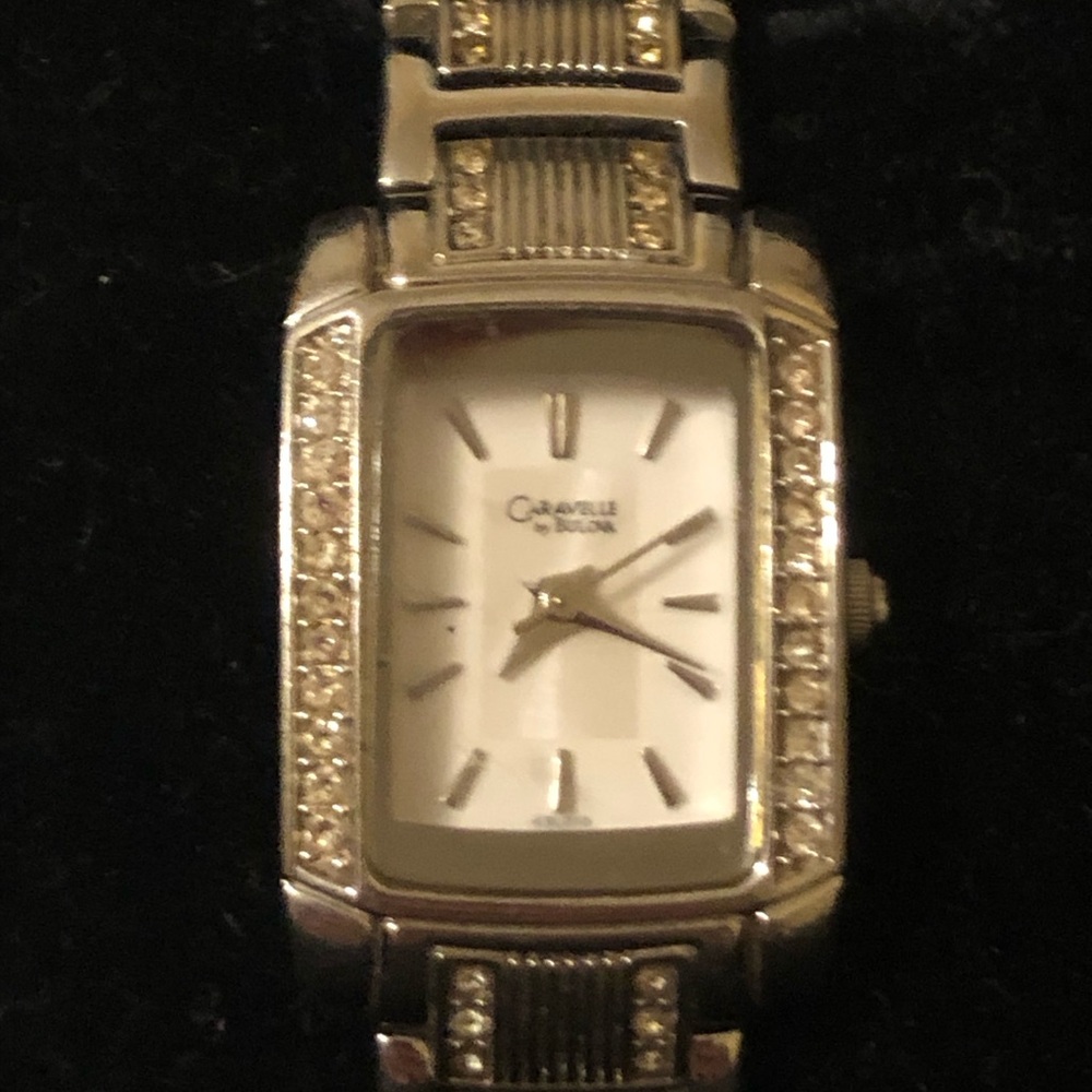 Caravelle By Bulova Paved Women’s Silver Tone 7” C837497 Authentic Watch